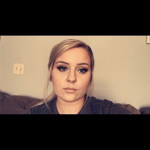 Meet your Posher, Denae